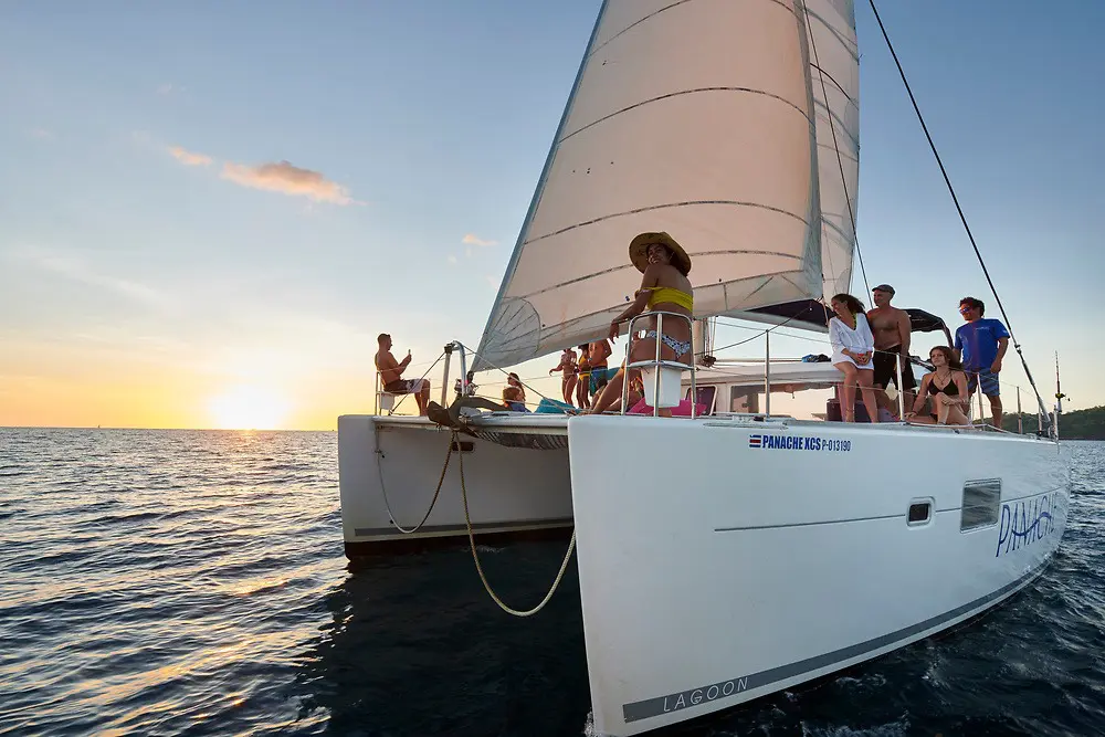 sunset sailing tours in flamingo beach