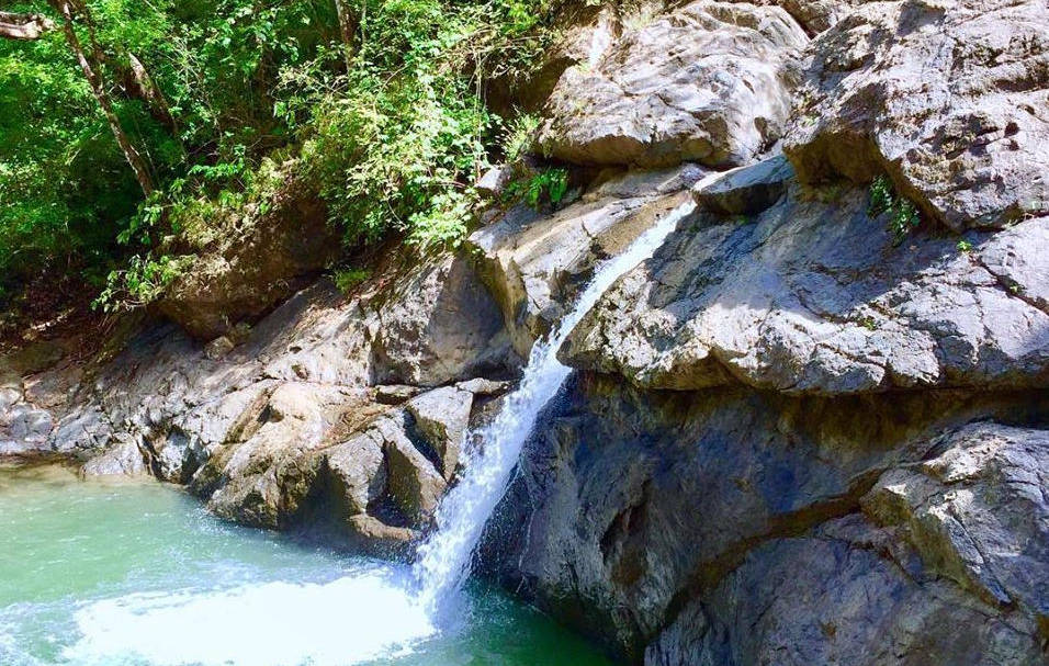 Guanacaste 4x4 tour to waterfall