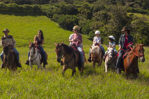horseback riding in rincon de la vieja