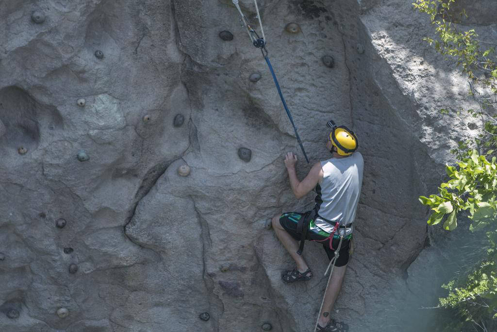 rock climbing tour in rincon de la vieja