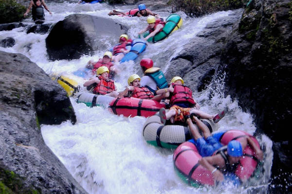 tubing in Guachipelin Guanacaste